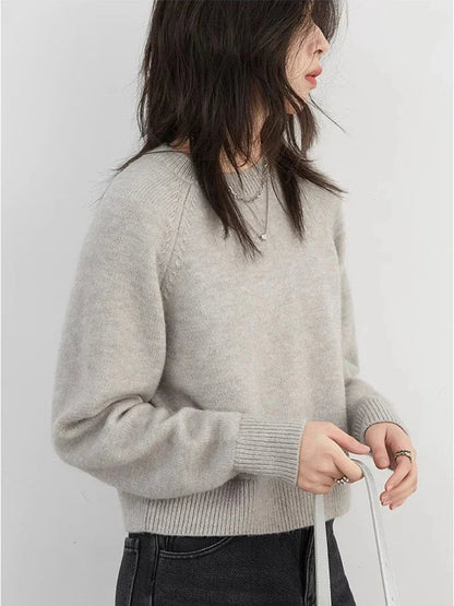 Cozy Loose Knitted Jumper & Raglan Sleeves in a soft, luxurious fabric, perfect for layering or wearing solo. This loose-fit design flatters all body shapes while providing breathability and comfort. Ideal for lounging at home or stylish outings